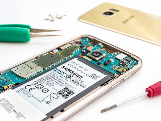Android phone repair — Samsung smartphone hardware replacement